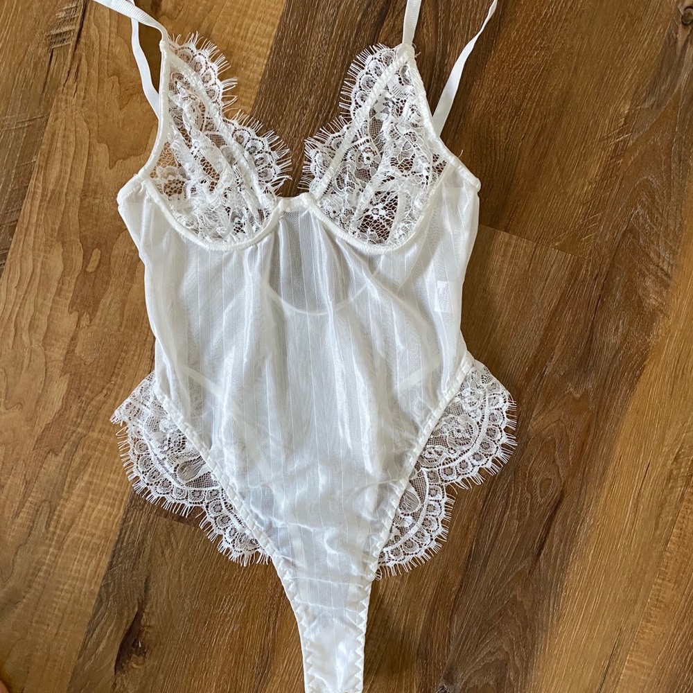 Lace teddy
